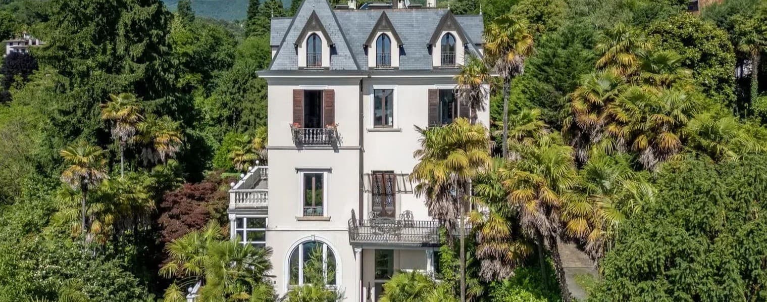 Villa d'epoca a Luino con vista Lago Maggiore