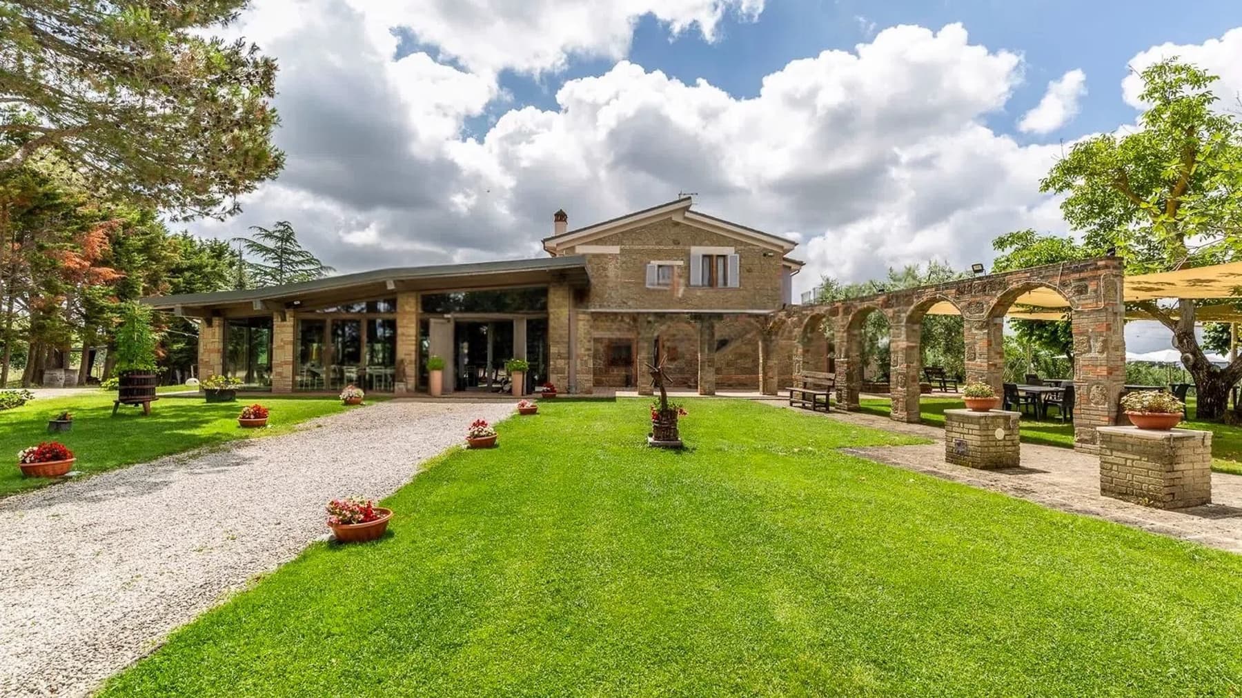 Casale in Toscana: Splendido Agriturismo a Pitigliano