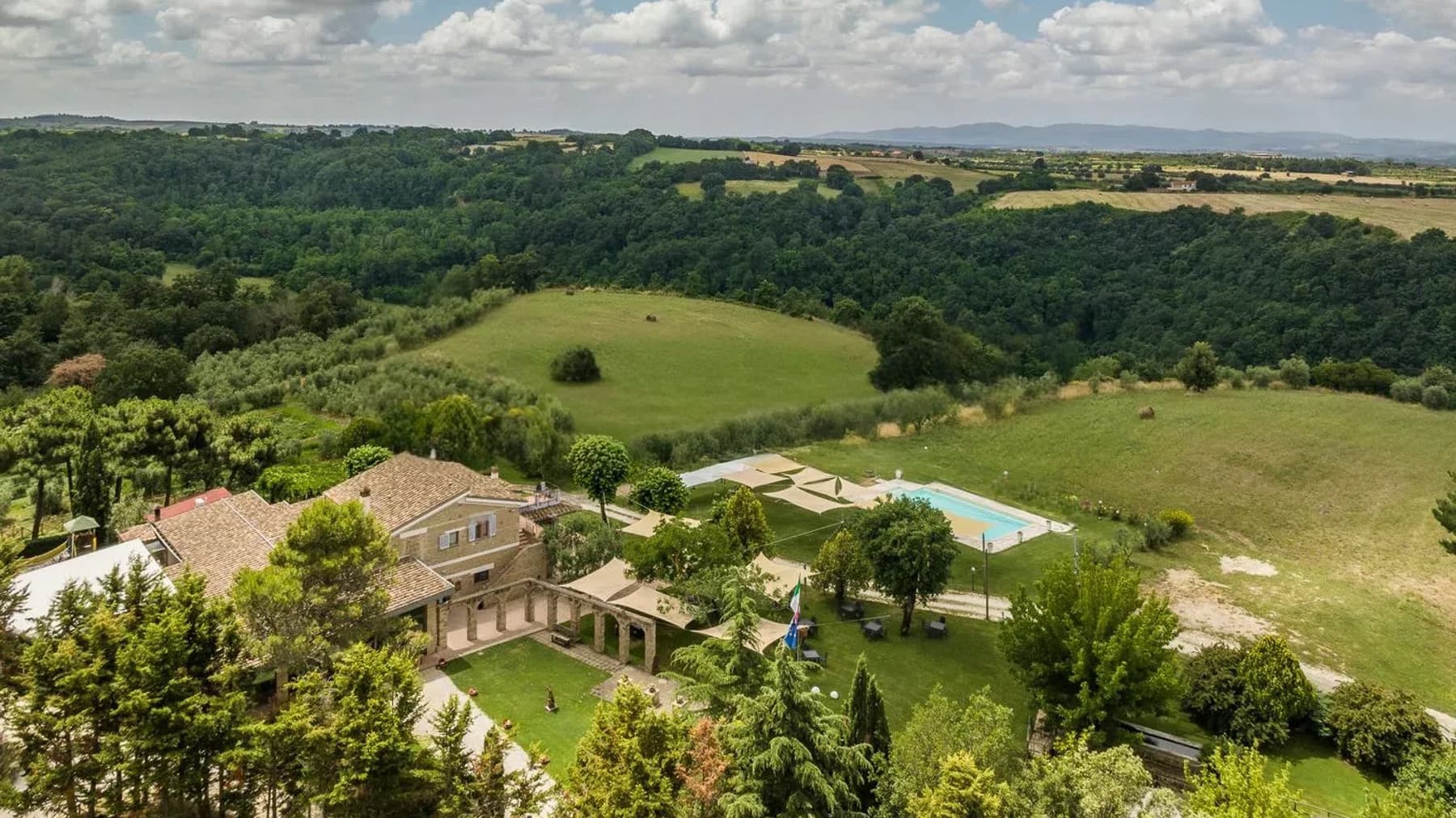 Casale in Toscana: Splendido Agriturismo a Pitigliano