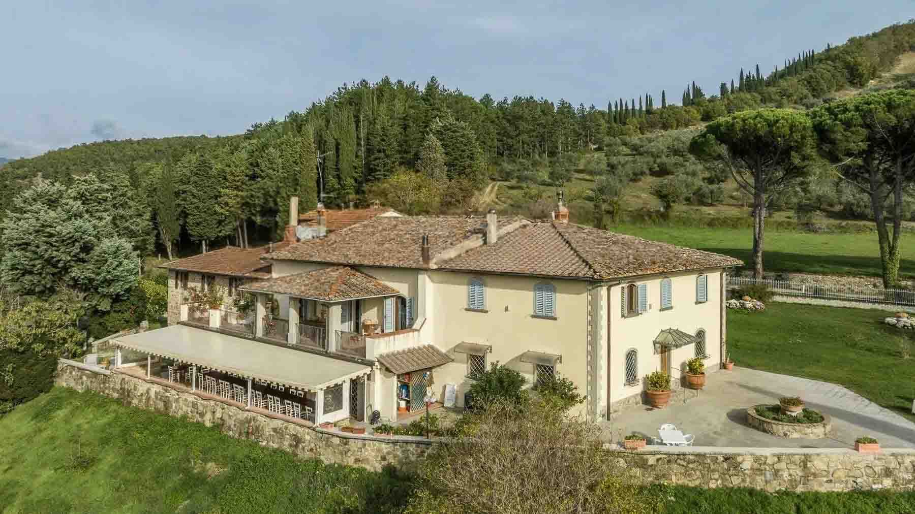 Tenuta-Complesso a Dicomano, cuore della Toscana