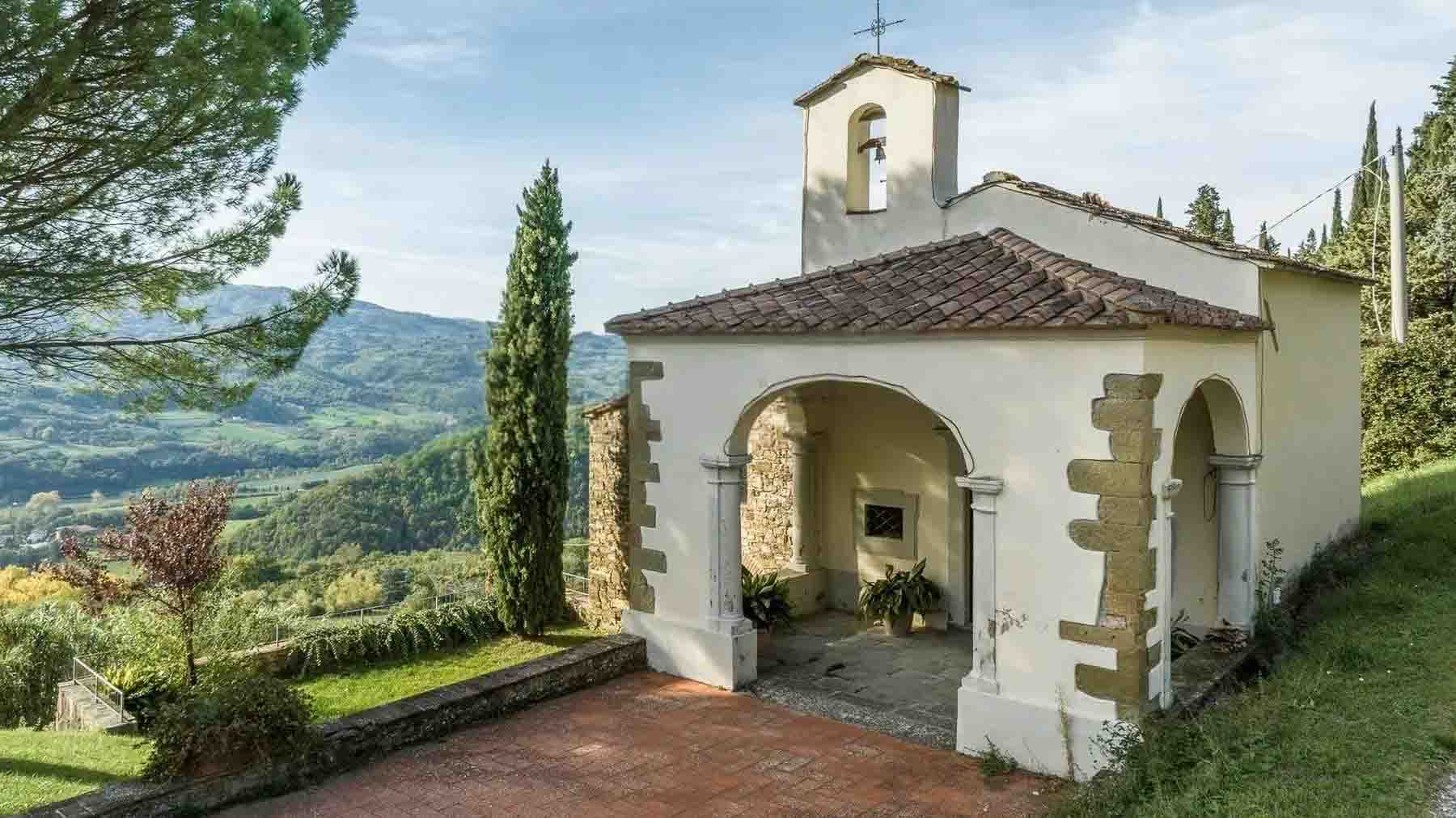 Tenuta-Complesso a Dicomano, cuore della Toscana