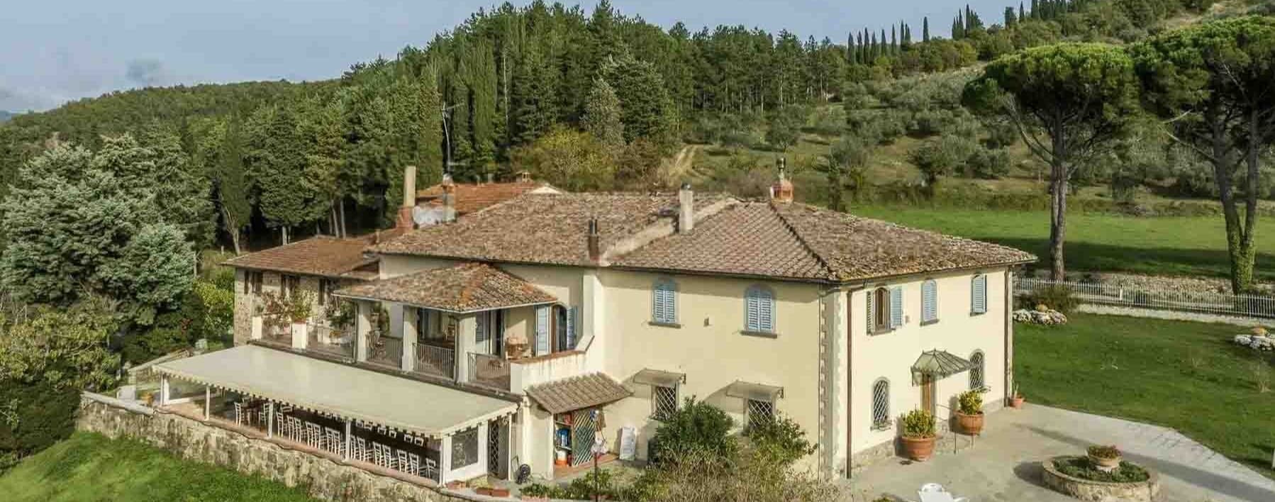 Tenuta-Complesso a Dicomano, cuore della Toscana