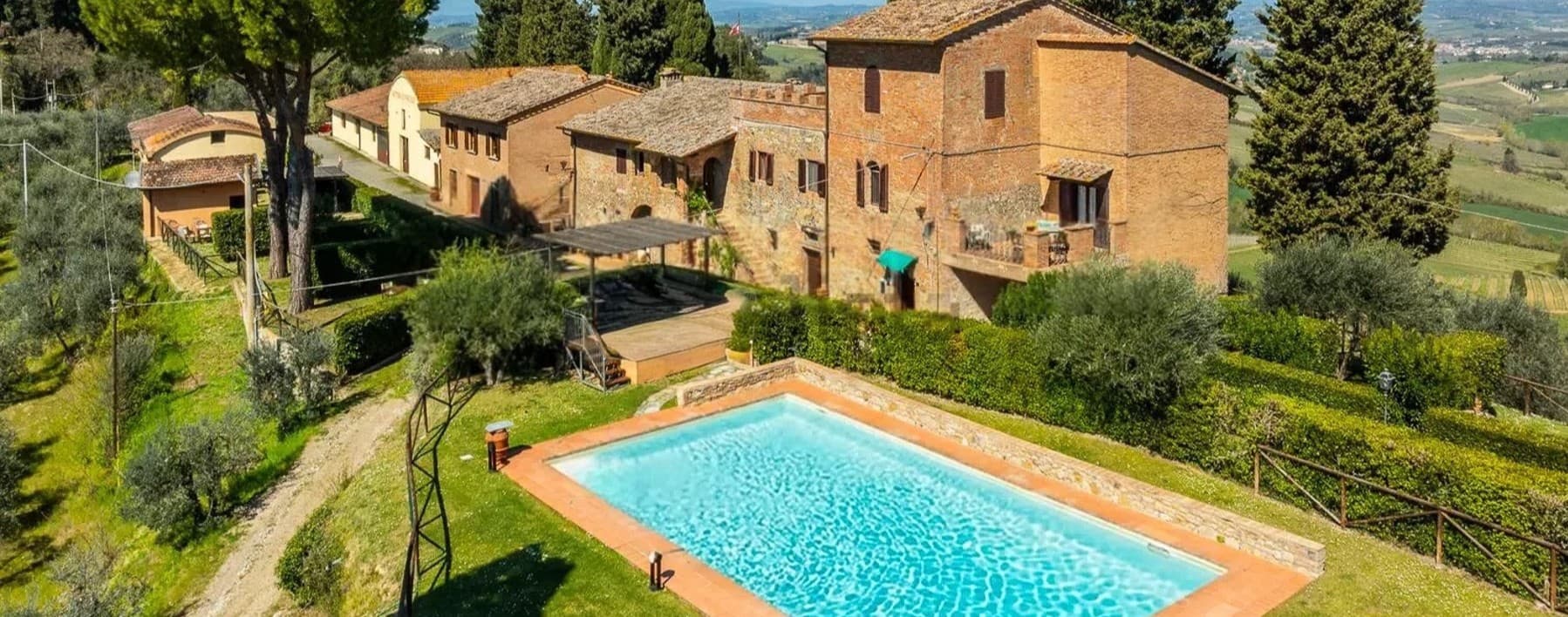 Casale prestigioso nel cuore di San Gimignano, Toscana