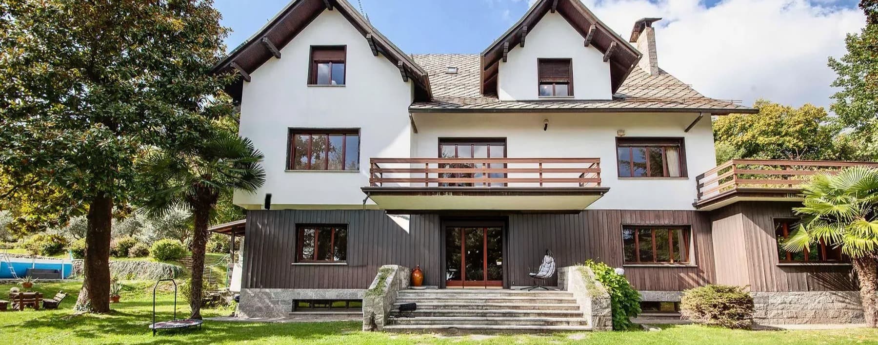 Villa Tudor con Parco sul Lago Maggiore a Dagnente