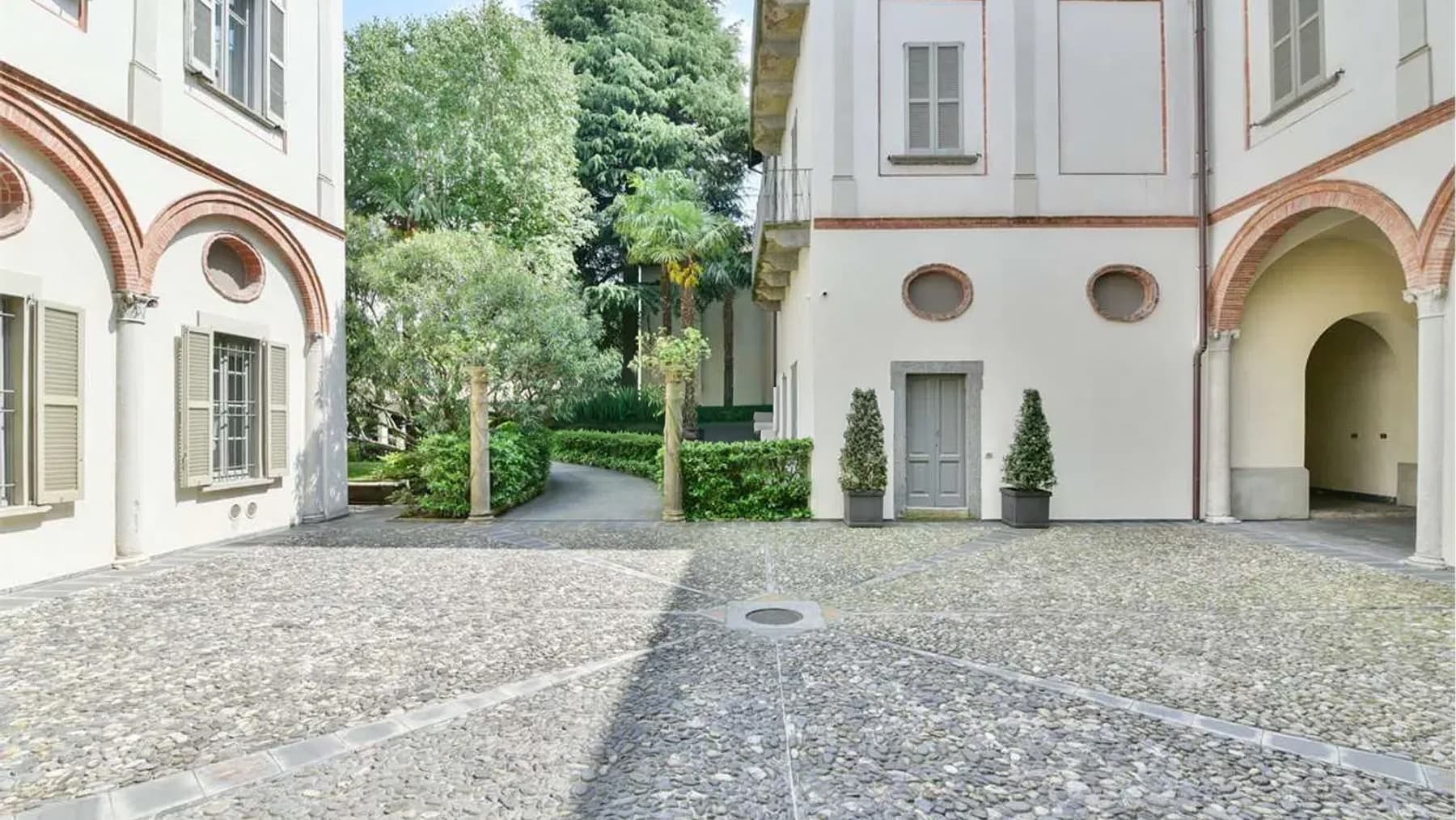 Attico di prestigio nel centro storico di Como