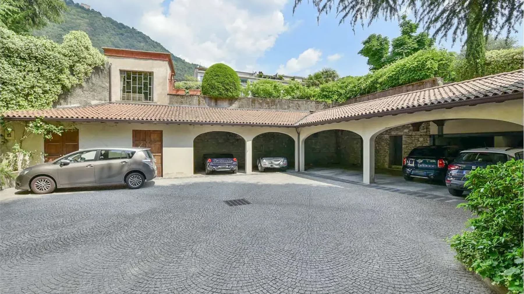 Attico di prestigio nel centro storico di Como