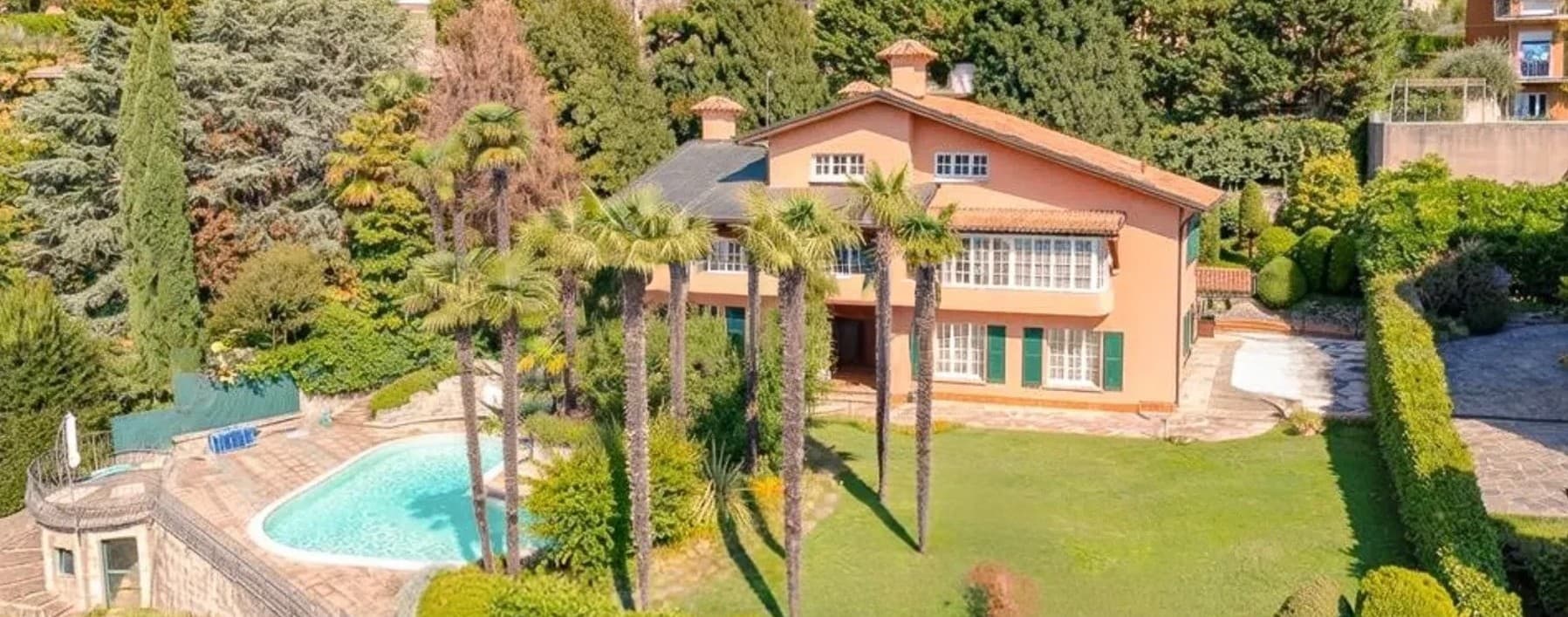 Villa con piscina e panorama sul Lago di Como