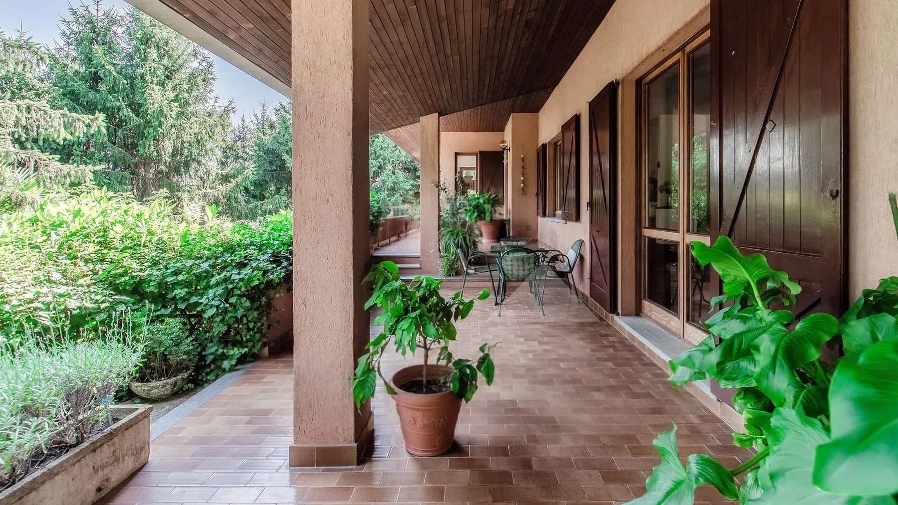 Villa con ampio giardino a Cavallasca, Lago di Como