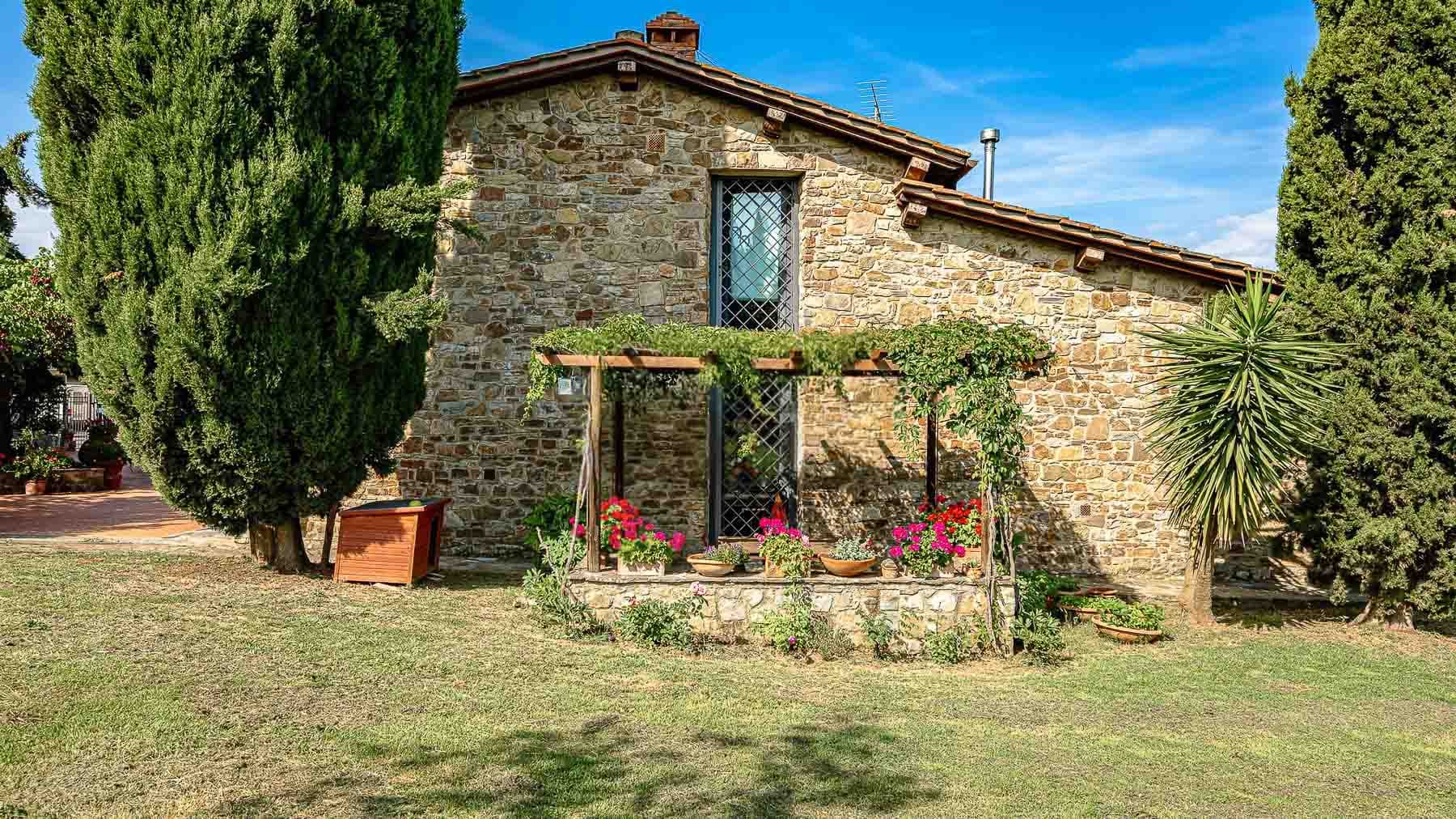 Tenuta-Complesso a Fiesole, 16 ettari in Toscana