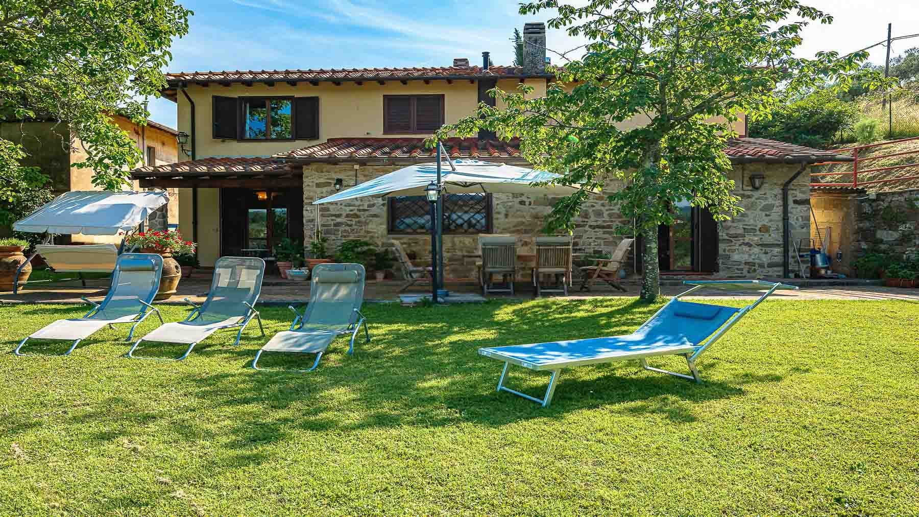 Tenuta-Complesso a Fiesole, 16 ettari in Toscana