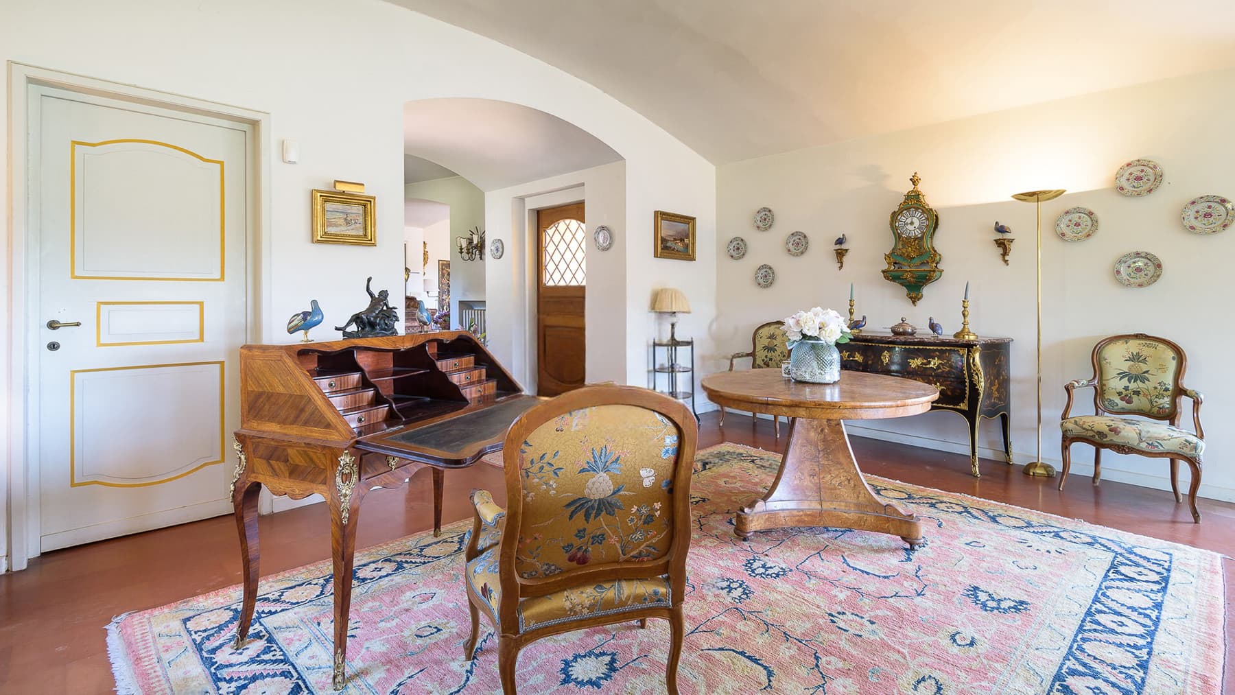 Exclusive Villa Overlooking Florence in Tuscany