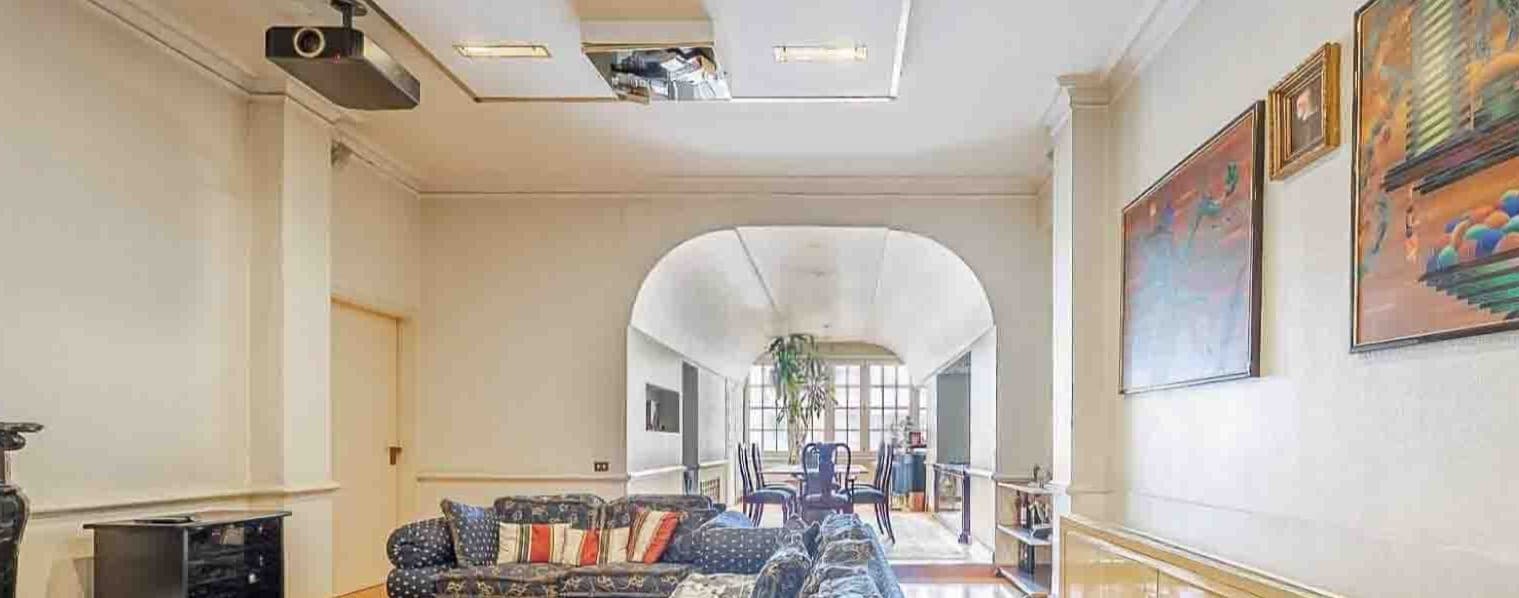 Elegant Apartment in Exclusive Northern Rome