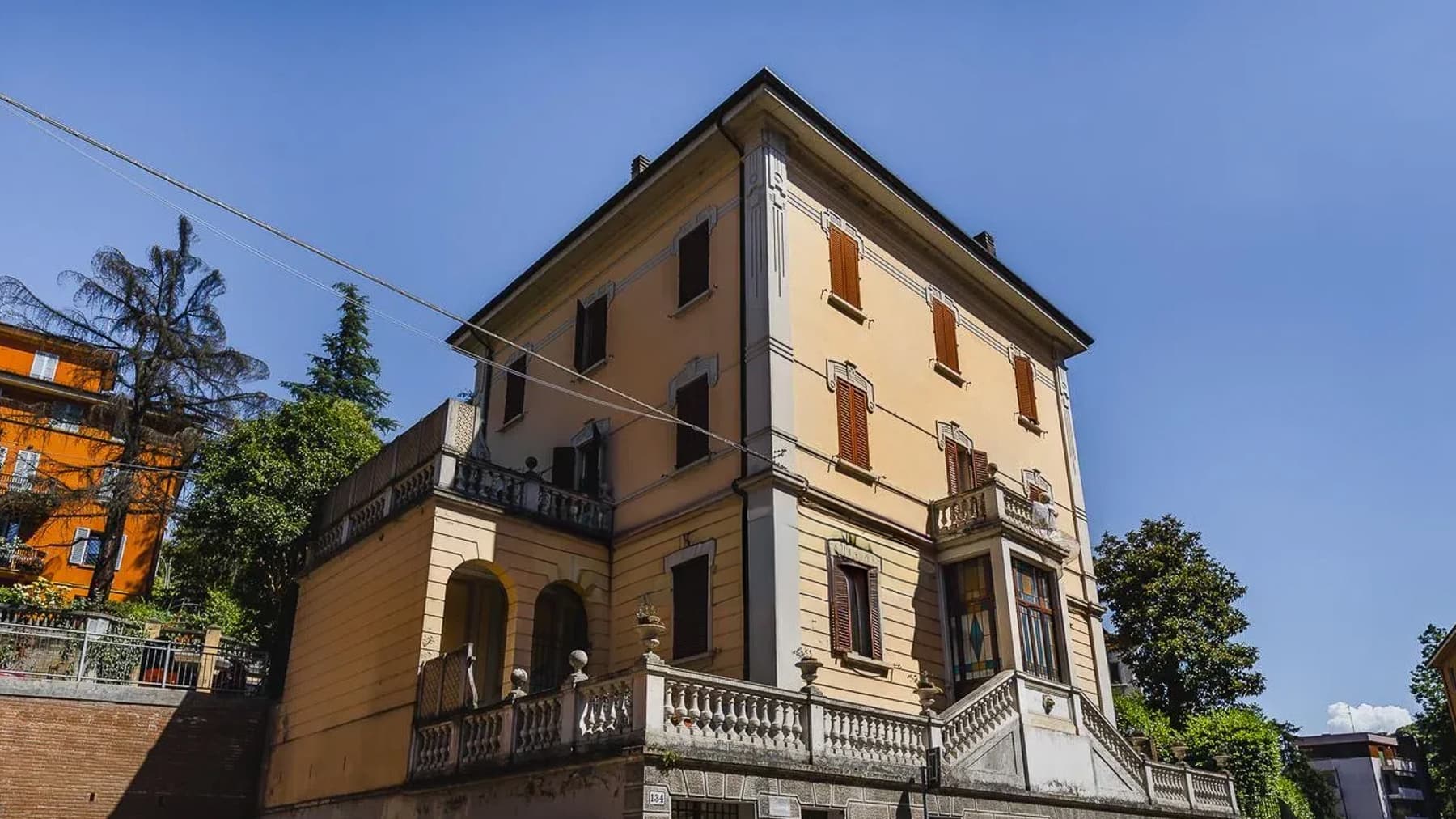 Appartamento signorile in Villa Liberty a Bologna