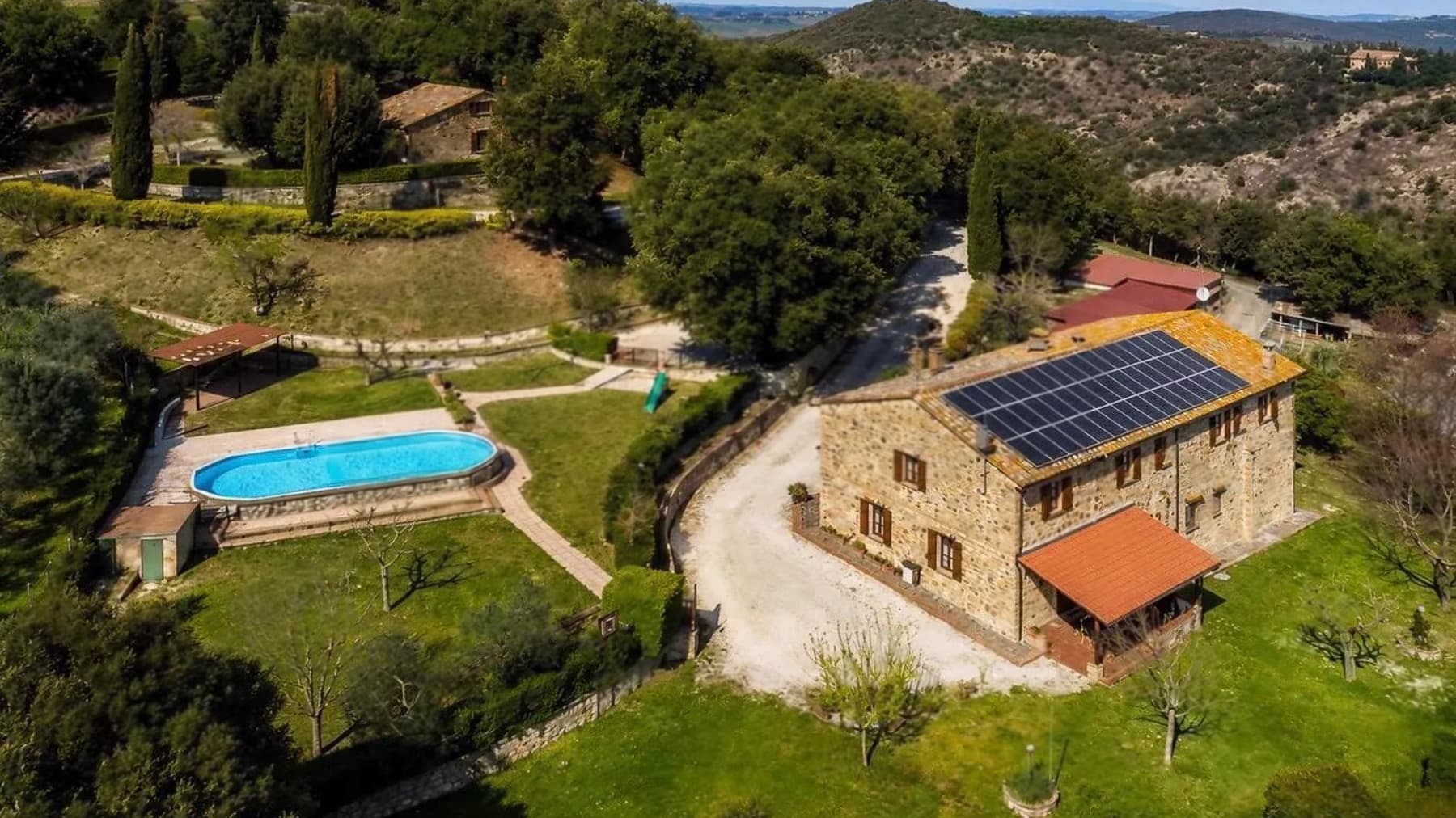 Country House in Volterra, Tuscany's Serene Countryside