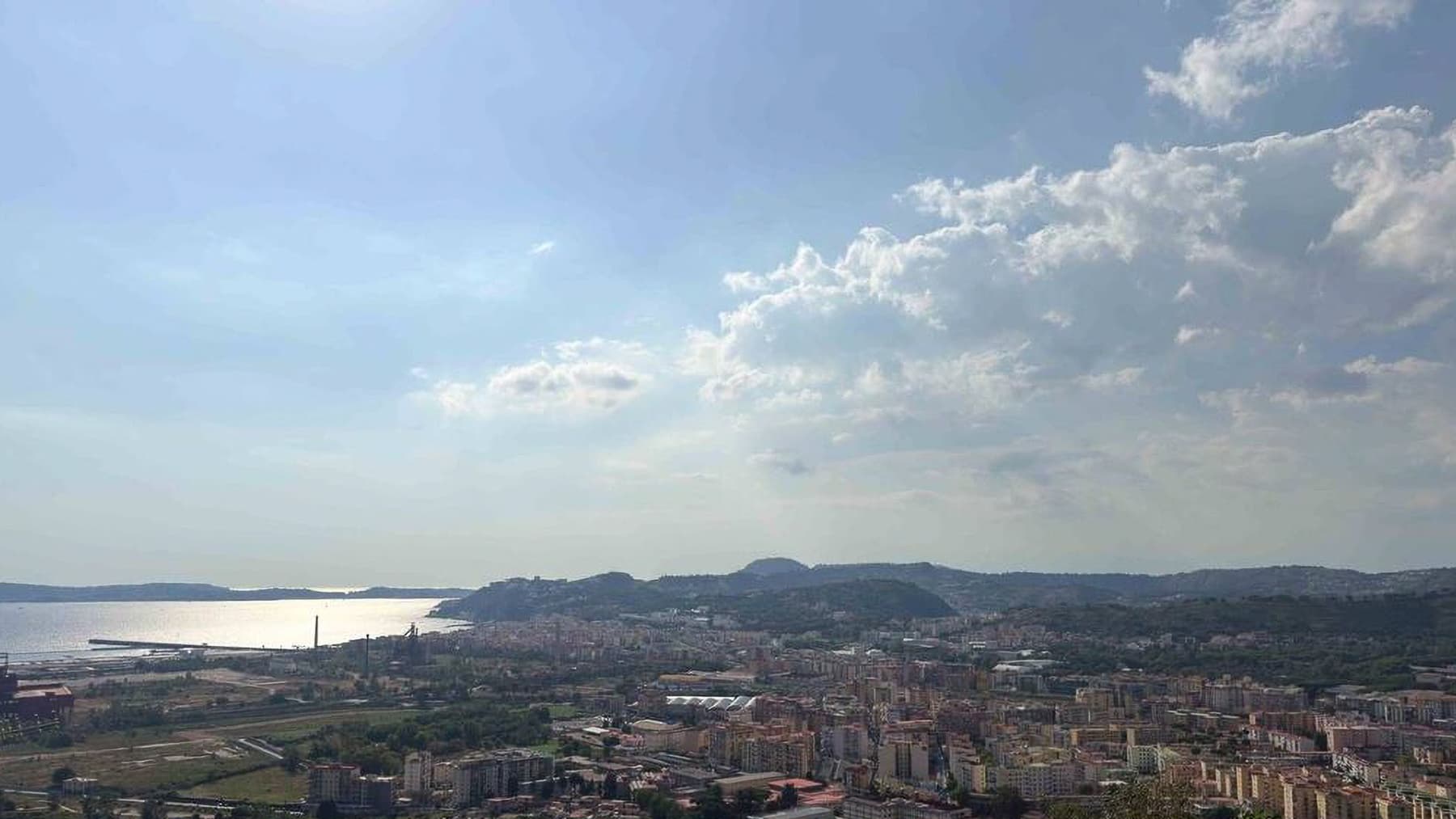 Villa panoramica con ampio giardino a Napoli