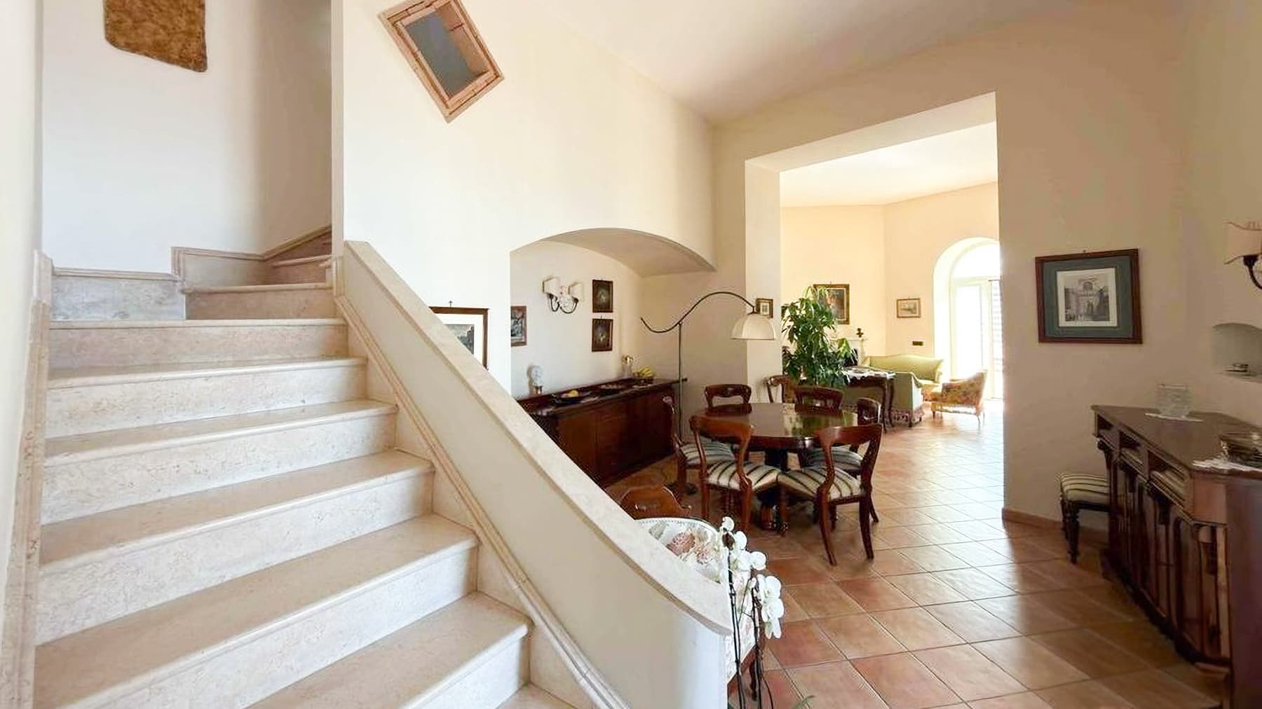 Villa storica a Posillipo con giardino e vista golfo