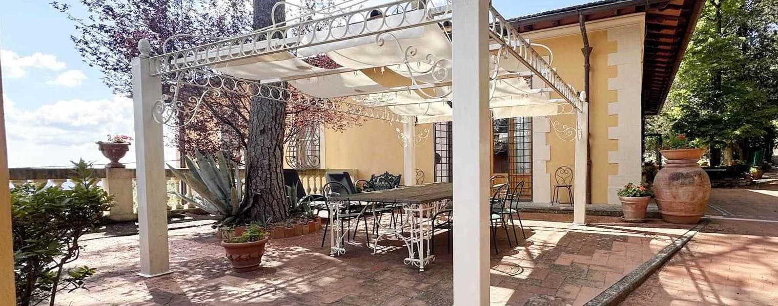 Villa panoramica a Pontassieve, Toscana con ampio giardino