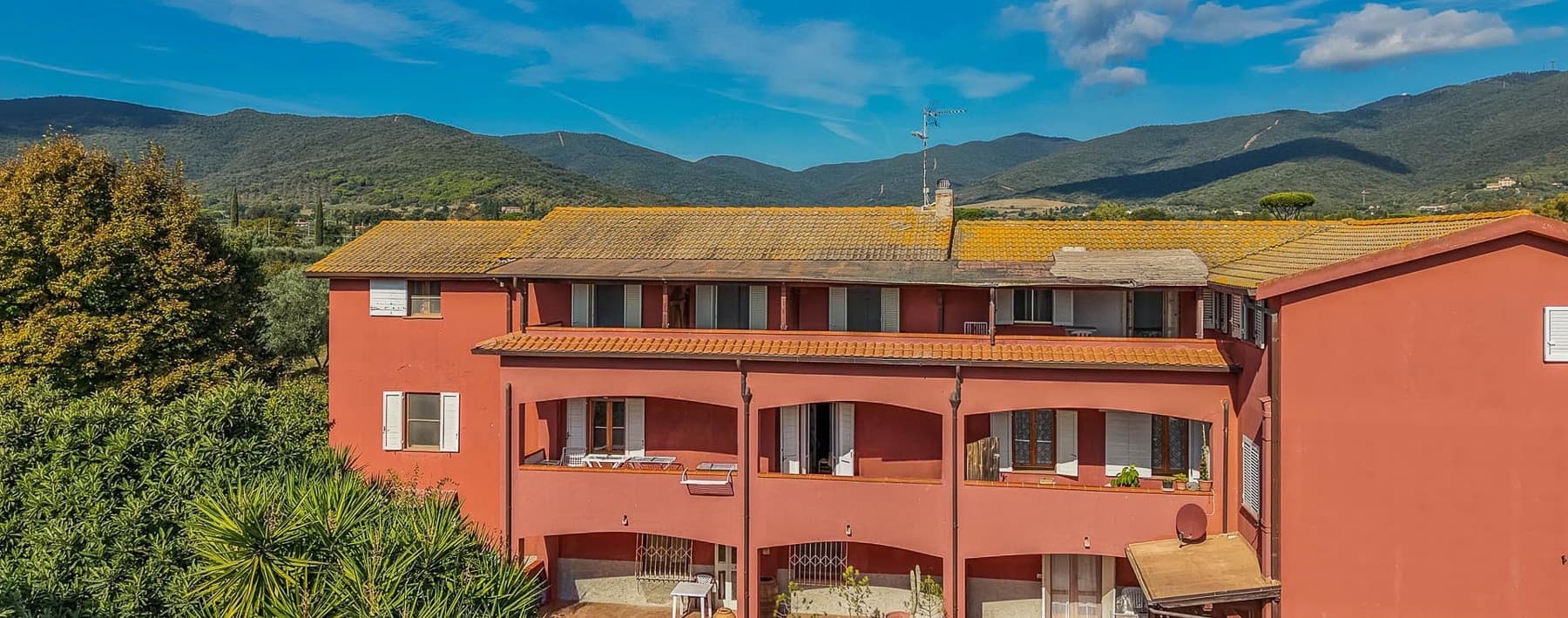 Agritourism Retreat in Scenic Castiglione, Tuscany