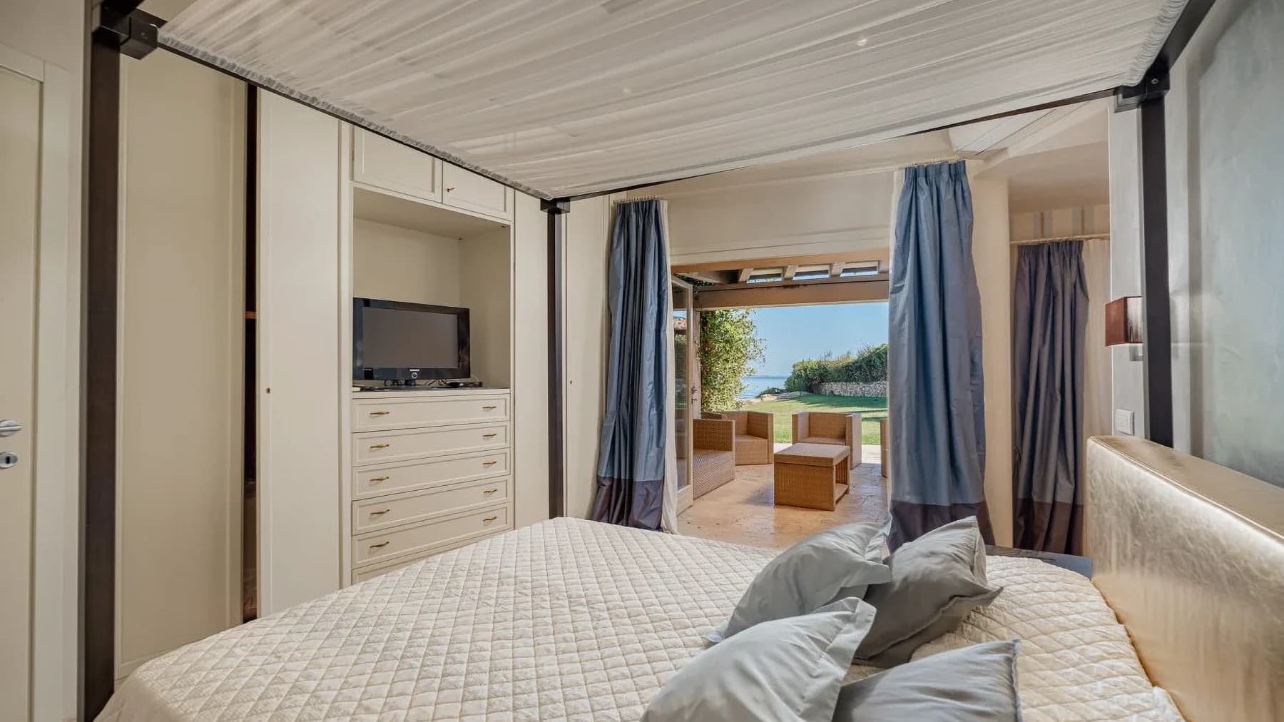 Villa in Porto Cervo, Olbia - Discover Sardinia's Charm
