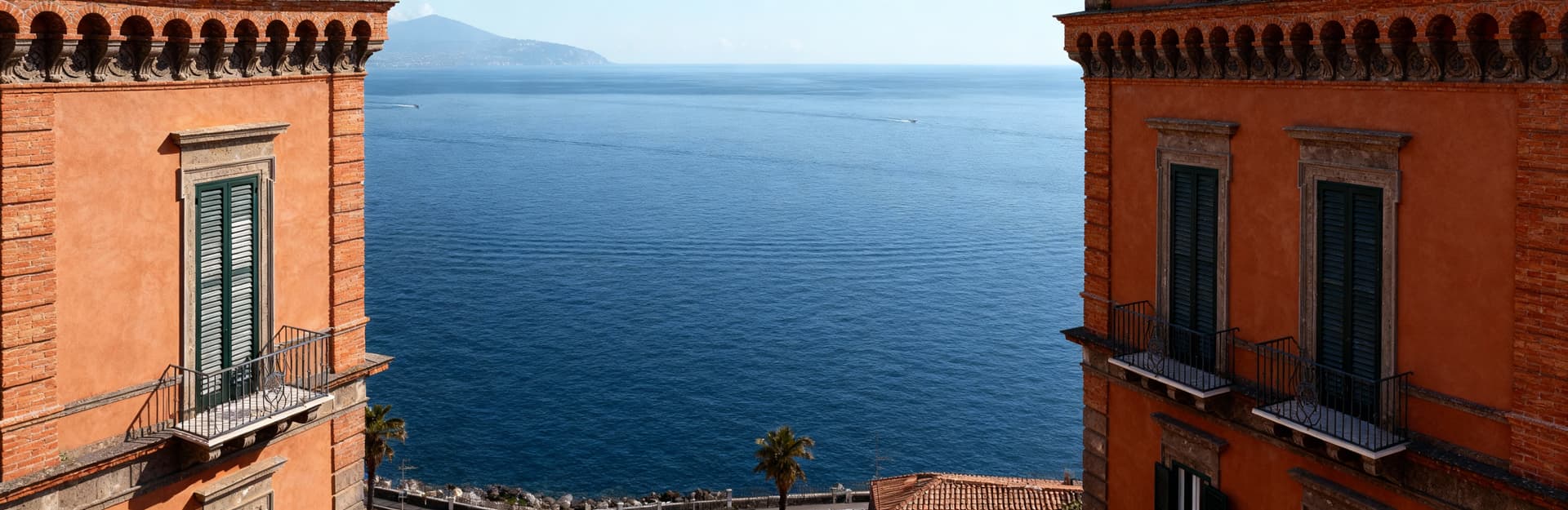 Luxury properties for sale in Naples, seaside area, featuring upscale villas and stunning Gulf views.