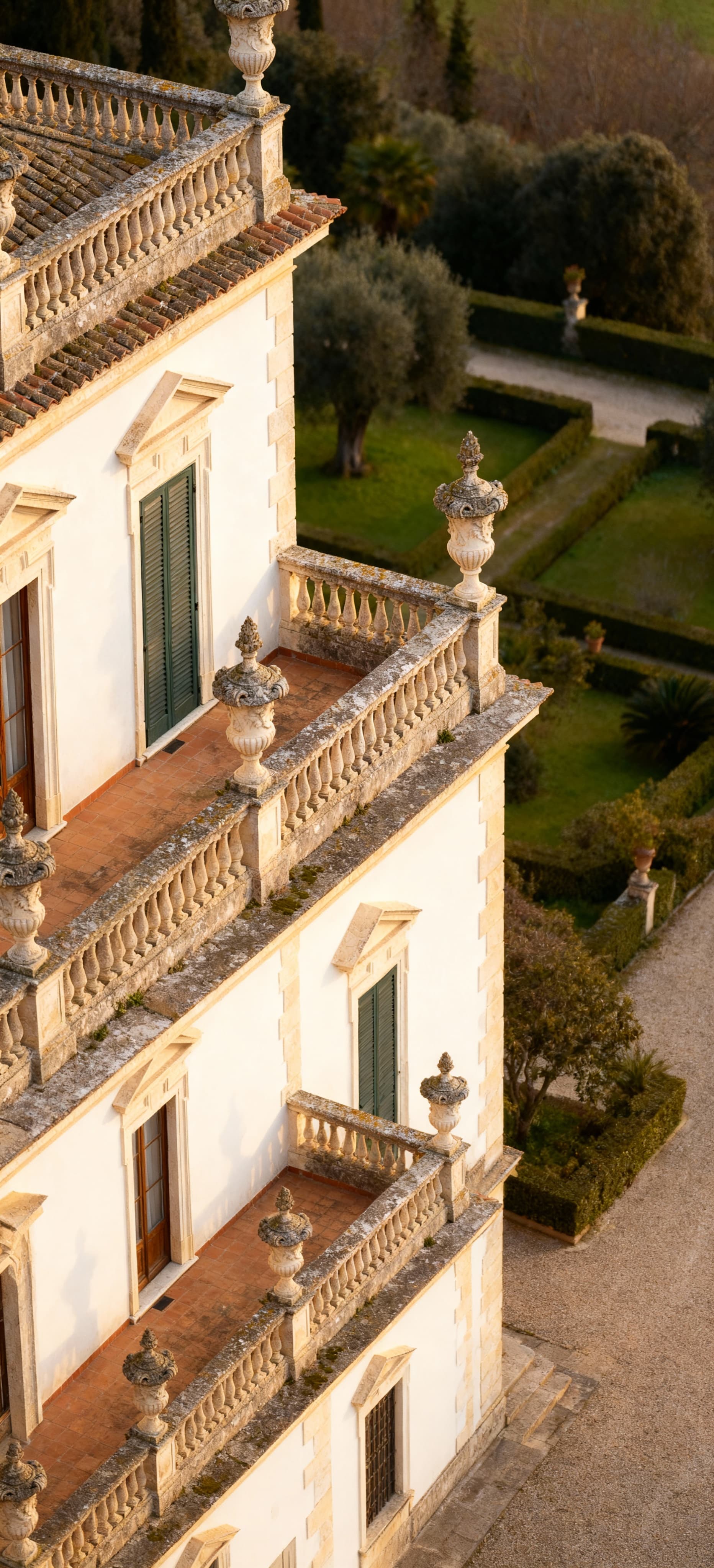 Charming luxury farmhouses and estates for sale in Emilia Romagna, showcasing rustic elegance and picturesque landscapes.