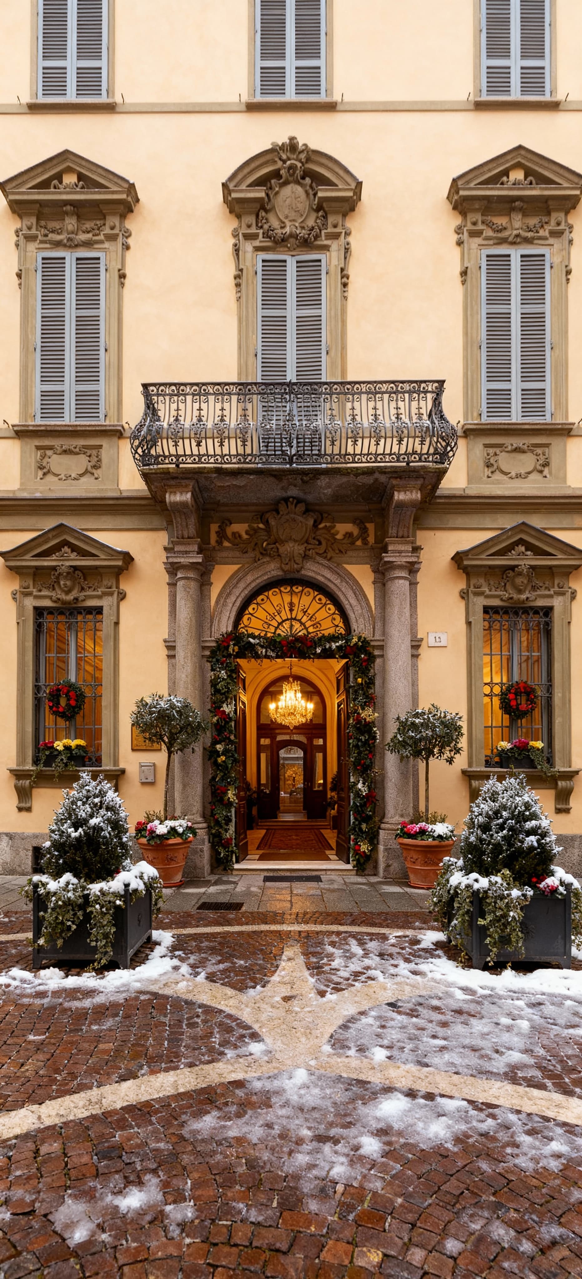 Luxury villas for sale in Campagna, stunning landscapes of Lake Maggiore, surrounded by vineyards and historic charm.